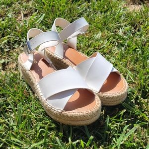 ALDO Women's Sandals Size 8 White Strappy Platform